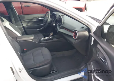 2024 Chevrolet Trax Fwd 1Rs z USA, uszkodzony, nr VIN KL77LGE24RC165695